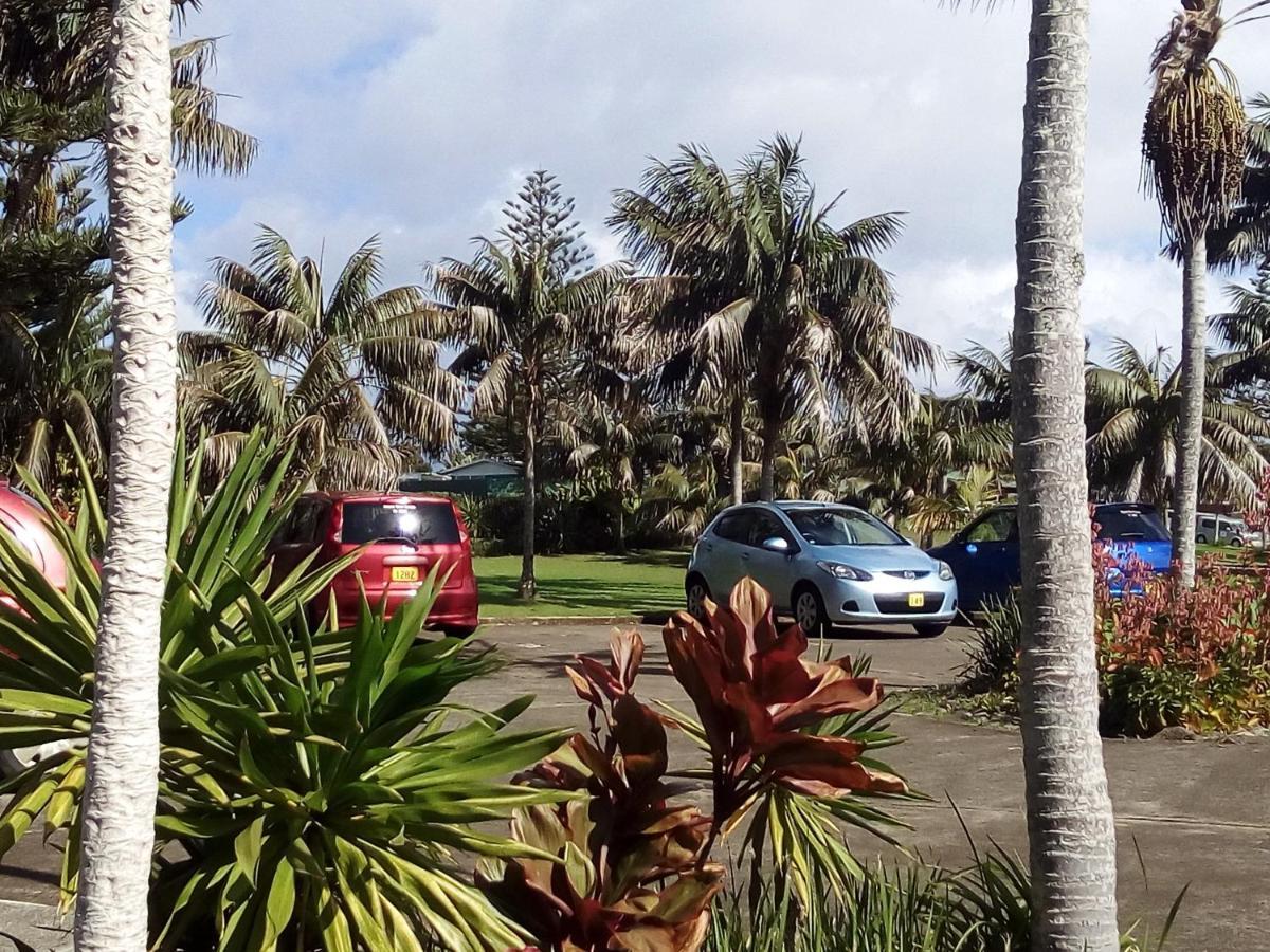 Fletcher Christian Holiday Apartments Burnt Pine Luaran gambar
